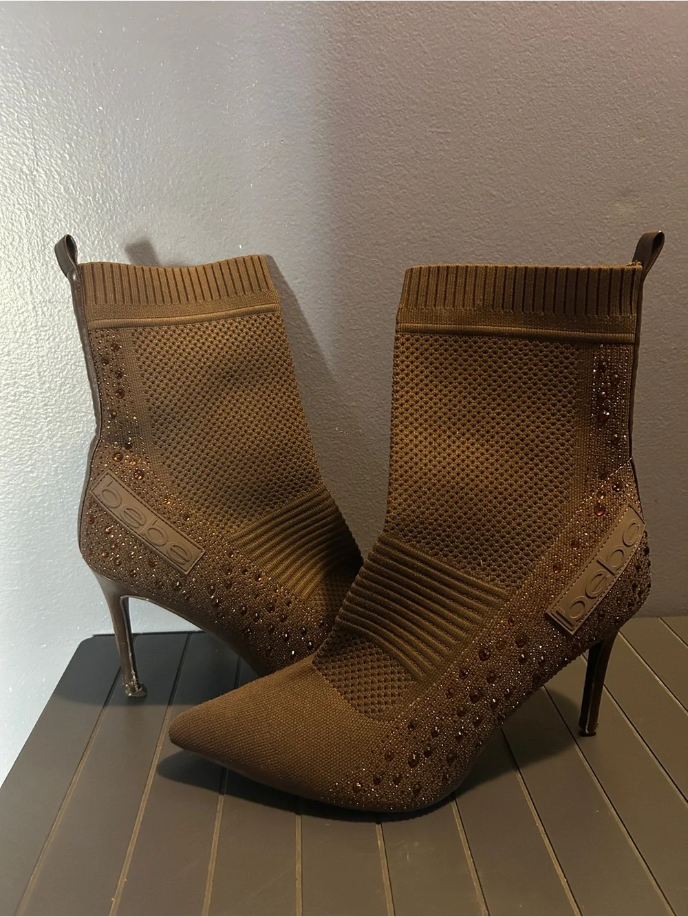 BEBE Joselyn Brown Sweater Knit Ankle Boots EUC